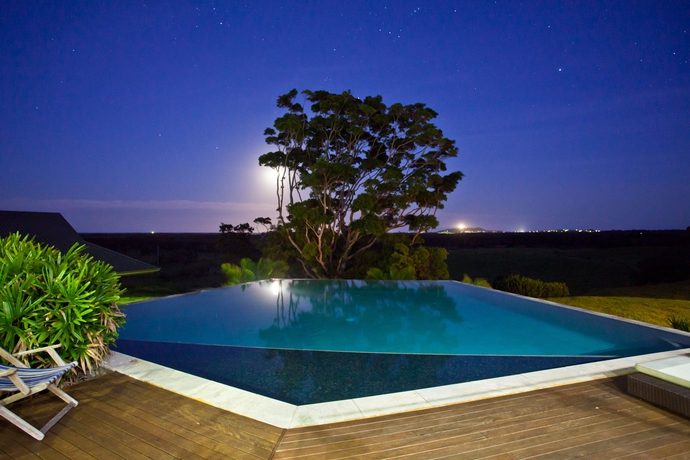 Imagen de la piscina del Hotel La Vista Byron Bay. Foto 16