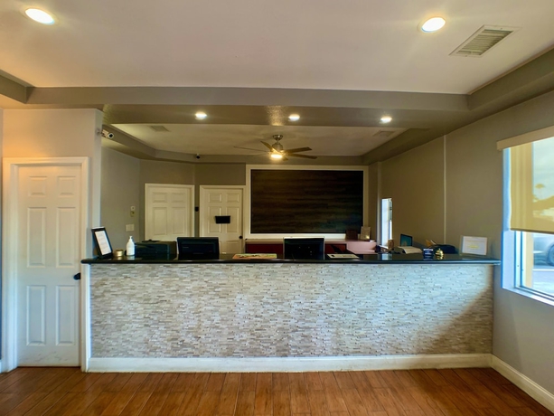 Imagen de los interiores del Hotel La Vista Inn, Port Richey . Foto 18