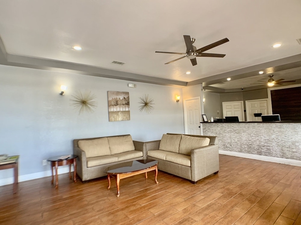 Imagen de los interiores del Hotel La Vista Inn, Port Richey . Foto 19