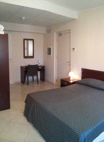 Imagen de la habitación del Hotel La Vista Postcard. Foto 1