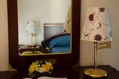 Imagen de la habitación del Hotel La Vista Postcard. Foto 5