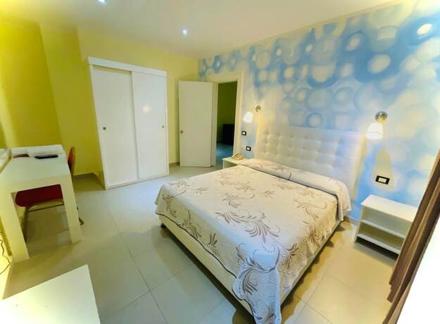 Imagen de la habitación del Hotel La Vita E\' Bella Ristorante. Foto 16