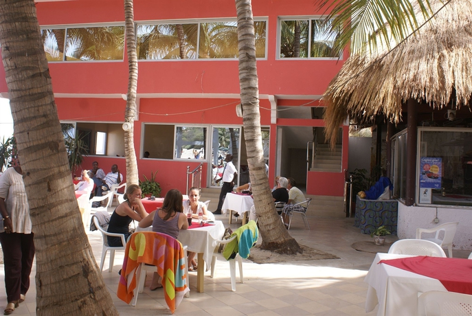 Imagen del bar/restaurante del Hotel La Voile D'or. Foto 3