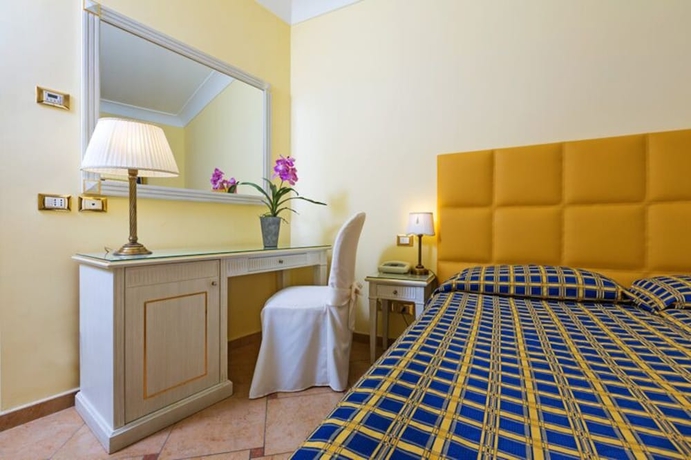 Imagen de la habitación del Hotel La Vue D'or. Foto 15