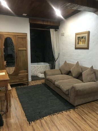 Imagen general del Hotel La Vue Guest Lodge and Function Venue. Foto 11