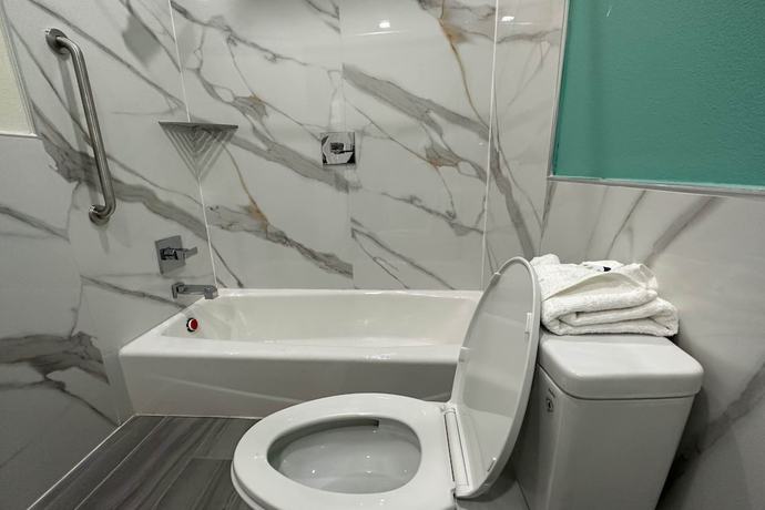 Imagen de la habitación del Hotel La Vyoma Villas, Westpark Hwy 6. Foto 14