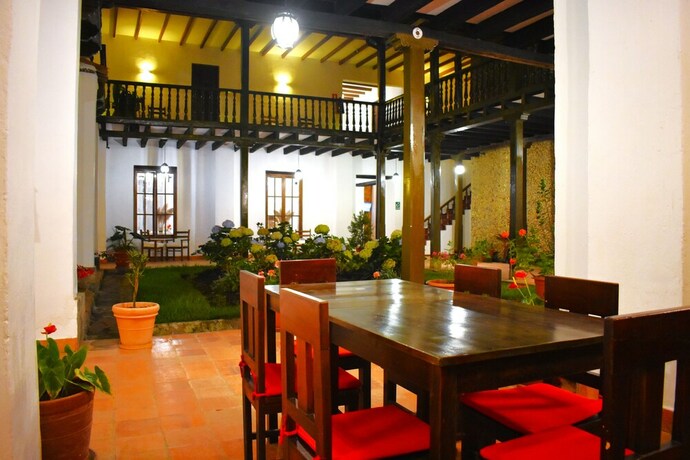 Imagen del bar/restaurante del Hotel La Xalca. Foto 9