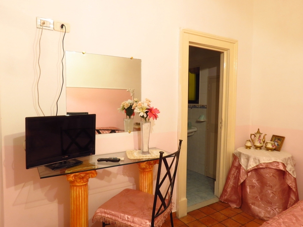 Imagen de la habitación del Hotel La Zagara, Catania. Foto 7