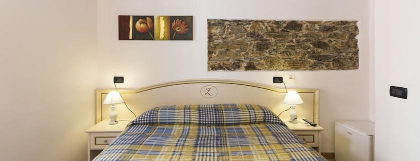 Imagen de la habitación del Hotel La Zorza. Foto 13