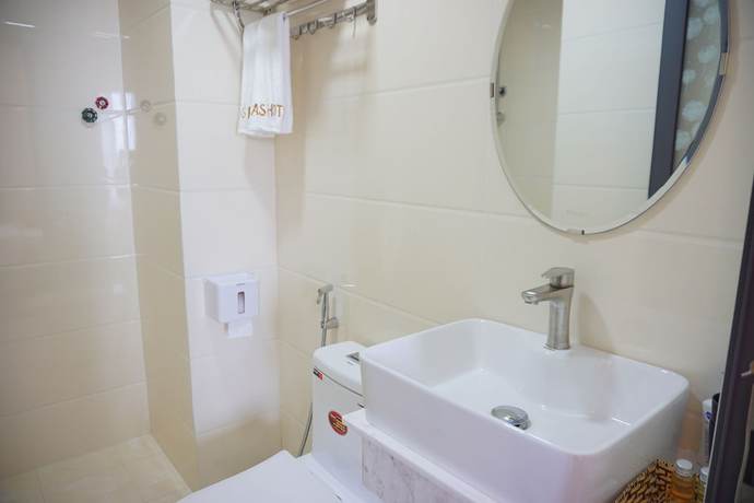 Imagen de la habitación del Hotel LaCas Quy Nhon. Foto 8