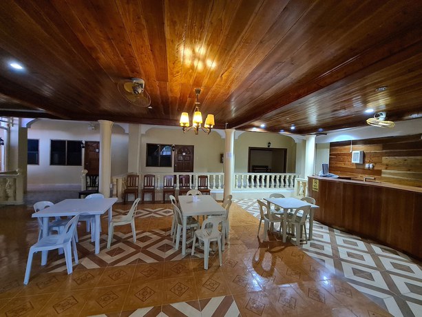 Imagen general del Hotel La-Familia Guest House. Foto 1