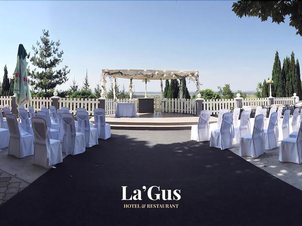 Imagen de los exteriores del Hotel LaGus. Foto 11