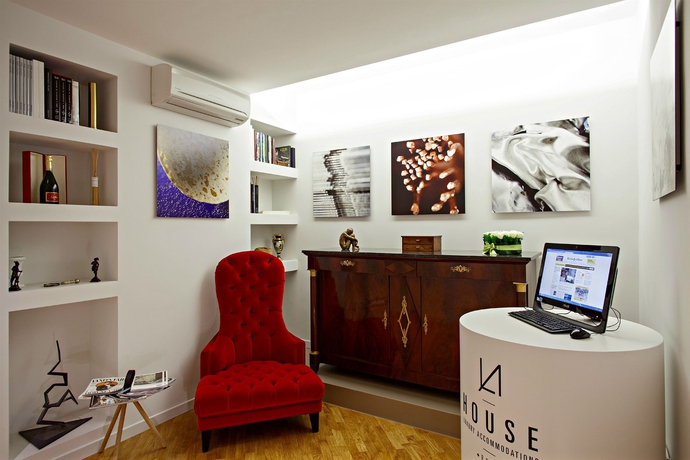 Imagen de los interiores del Hotel LaHouse Luxury Accommodation. Foto 13