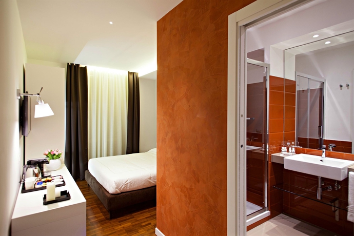 Imagen de la habitación del Hotel LaHouse Luxury Accommodation. Foto 8