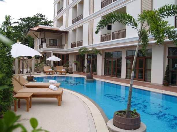 Imagen de la piscina del Hotel LaOr Inn Hua Hin. Foto 14