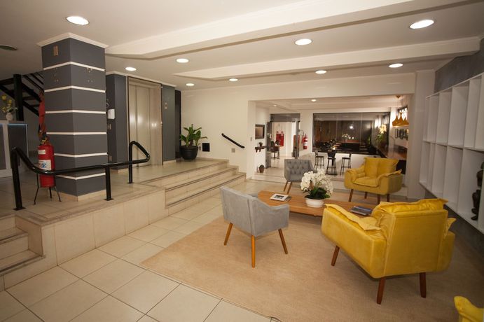 Imagen general del Hotel Láparos. Foto 1