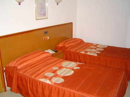 Imagen de la habitación del Hotel L&aacute;zaro. Foto 4