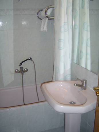 Imagen de la habitación del Hotel L&aacute;zaro. Foto 7