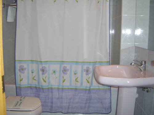 Imagen de la habitación del Hotel L&aacute;zaro. Foto 8