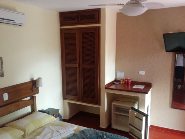 Imagen de la habitación del Hotel L&aacute;zaro Ubatuba. Foto 9