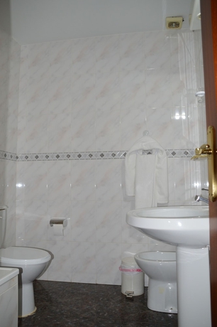 Imagen de la habitación del Hotel Labella Hostal Restaurante. Foto 18