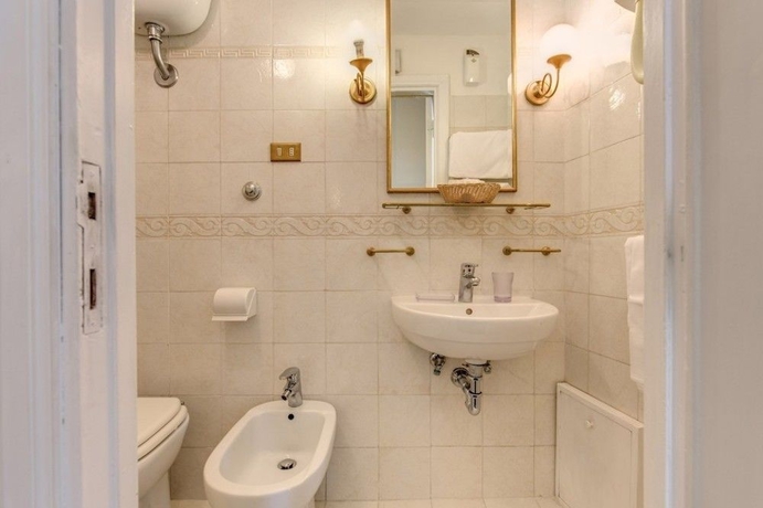 Imagen de la habitación del Hotel Labelle. Foto 11