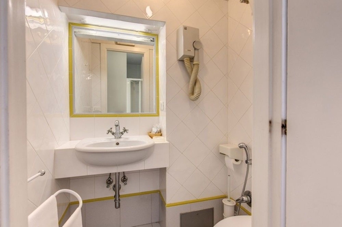 Imagen de la habitación del Hotel Labelle. Foto 12