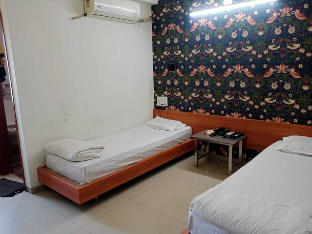 Imagen de la habitación del Hotel Labhs Morbi. Foto 5