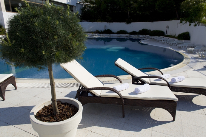 Imagen de la piscina del Hotel Labineca. Foto 13