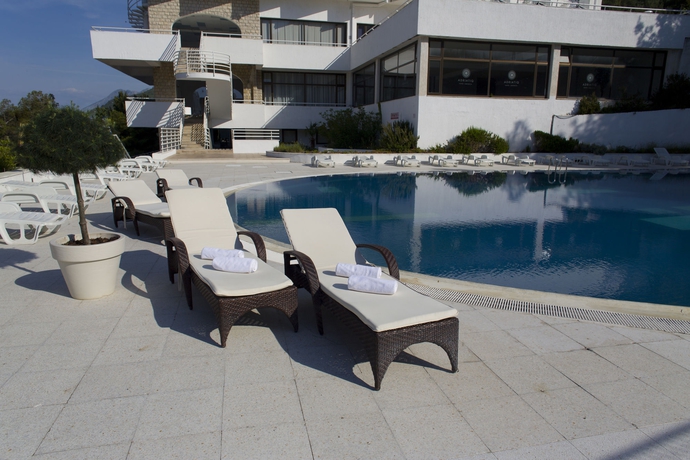 Imagen de la piscina del Hotel Labineca. Foto 15