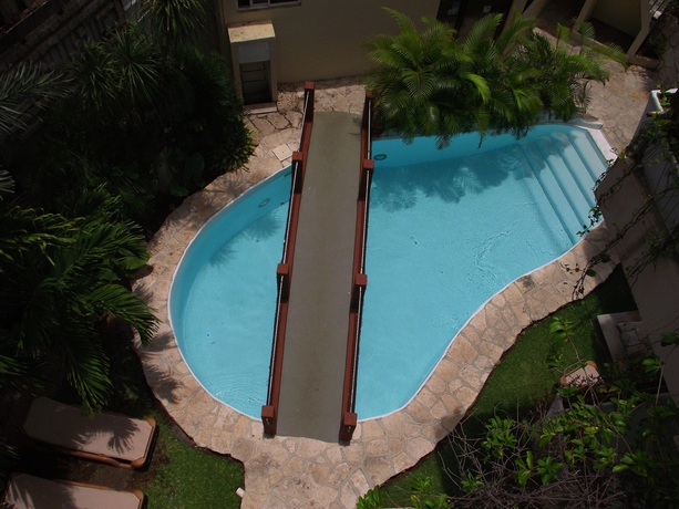 Imagen de la piscina del Hotel Labnah. Foto 5