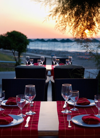 Imagen del bar/restaurante del Hotel Labranda Blue Bay Resort - All Inclusive. Foto 2