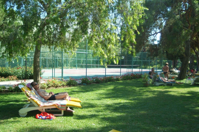 Imagen de los exteriores del Hotel Labranda Excelsior Side. Foto 7