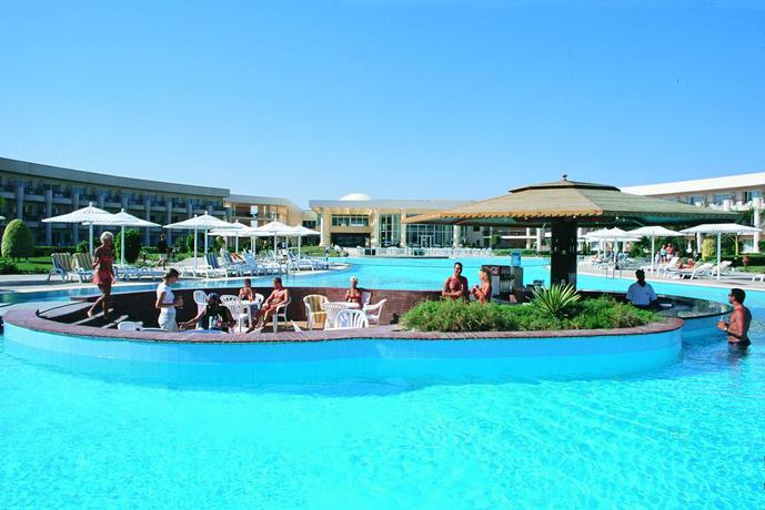 Imagen de la piscina del Hotel Labranda Royal Makadi. Foto 14