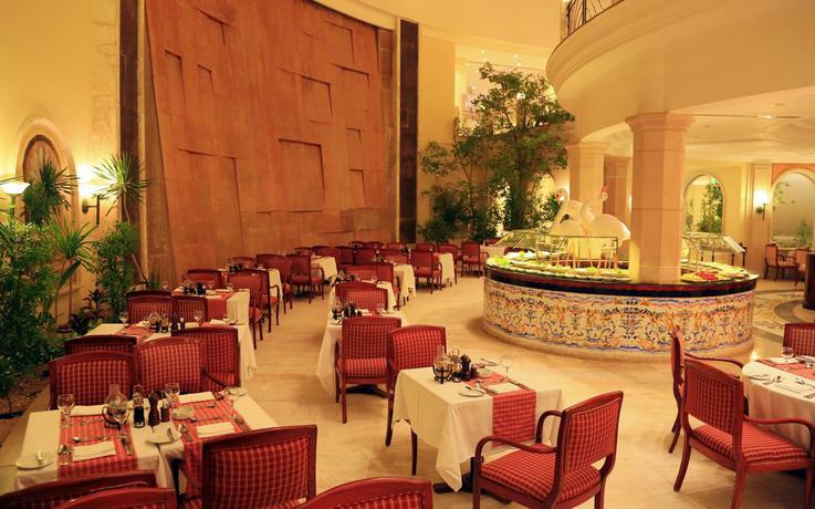 Imagen del bar/restaurante del Hotel Labranda Royal Makadi. Foto 6