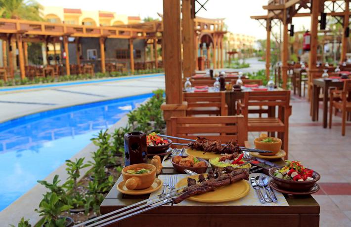 Imagen de los exteriores del Hotel Labranda Royal Makadi. Foto 13