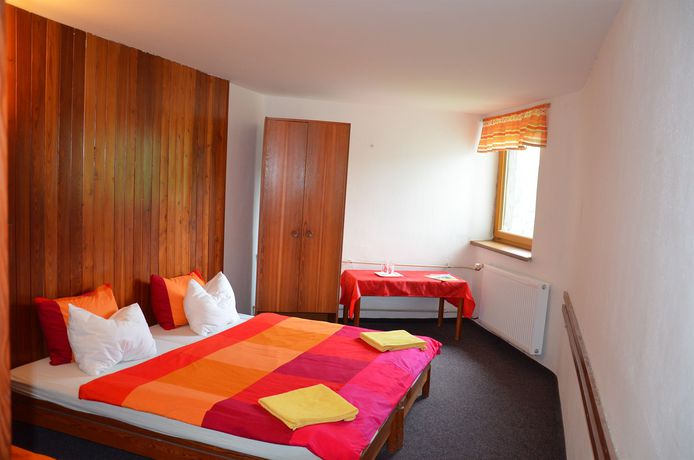 Imagen de la habitación del Hotel Labsk&aacute; Bouda. Foto 4