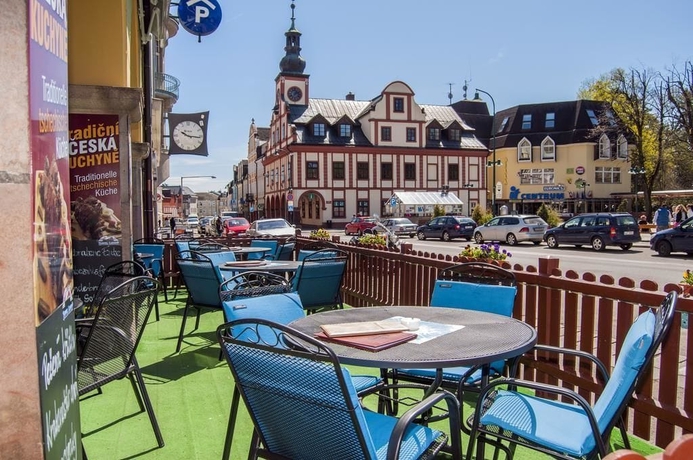 Imagen de los exteriores del Hotel Labuť. Foto 13