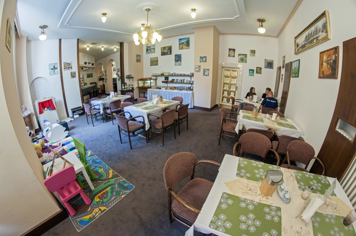 Imagen del bar/restaurante del Hotel Labuť. Foto 7