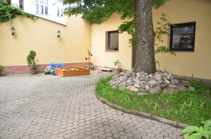 Imagen de los exteriores del Hotel Labuť. Foto 14