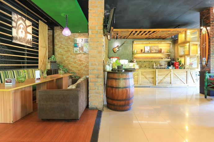 Imagen de los interiores del Hotel Labuana Homestay and Cafe Garden. Foto 12