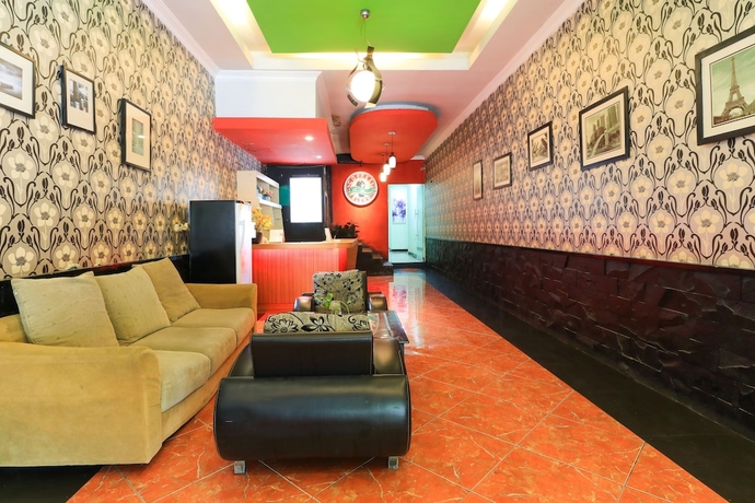 Imagen de los interiores del Hotel Labuana Homestay and Cafe Garden. Foto 15