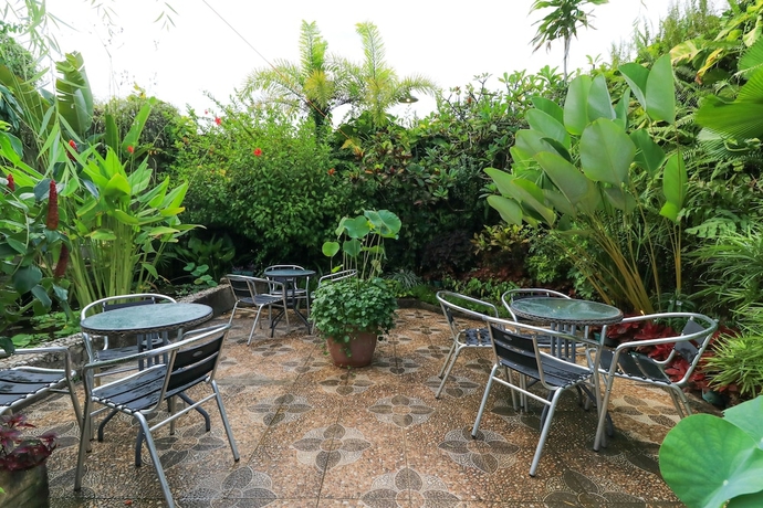 Imagen de los exteriores del Hotel Labuana Homestay and Cafe Garden. Foto 11