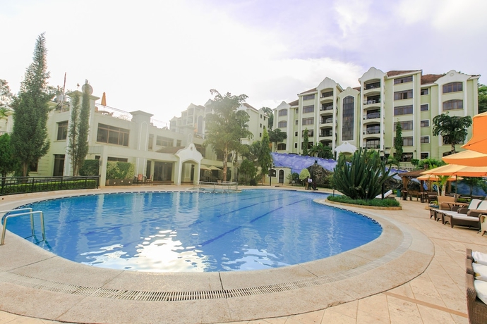 Imagen de la piscina del Hotel Laburnam Courts. Foto 11