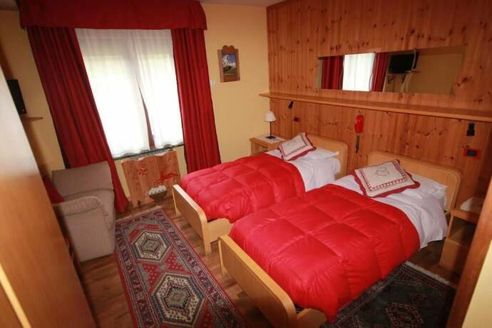 Imagen general del Hotel Lac Bleu. Foto 3