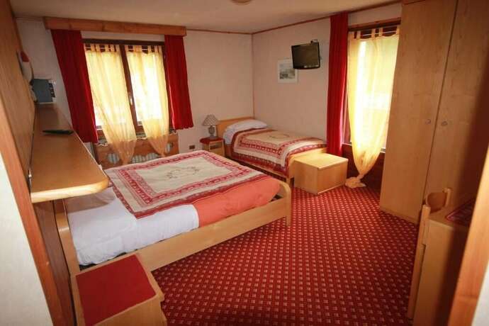 Imagen general del Hotel Lac Bleu. Foto 7