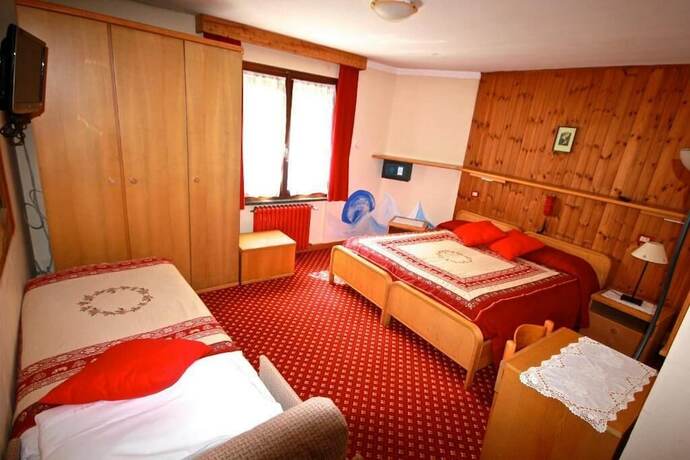 Imagen general del Hotel Lac Bleu. Foto 12