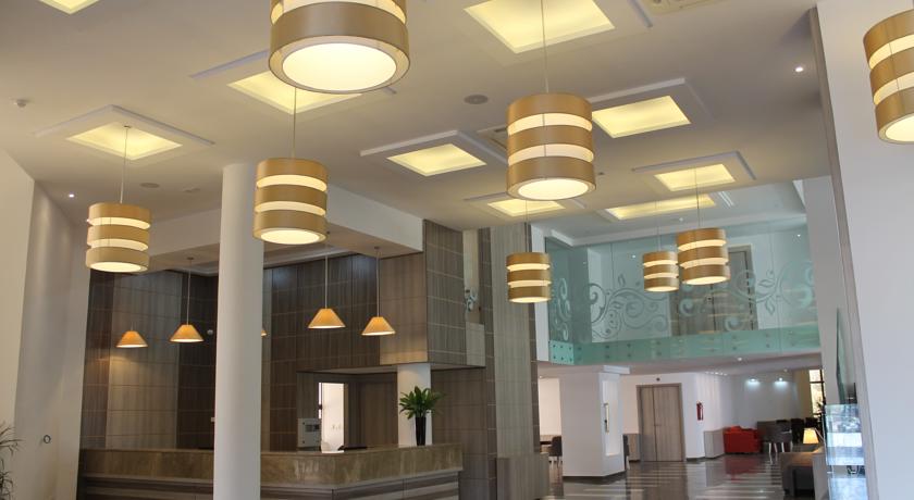 Imagen de los interiores del Hotel Lac Léman. Foto 9