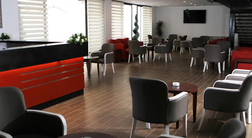 Imagen de los interiores del Hotel Lac Léman. Foto 10