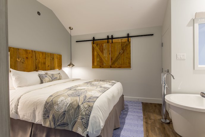 Imagen de la habitación del Hotel Lac-Brome. Foto 5